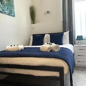 The Snug - Centre Apartment