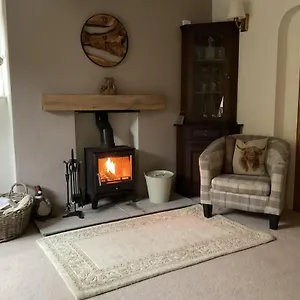 Picturesque Stone In The Heart Of North Yorkshire Village - Hideaway Holiday home